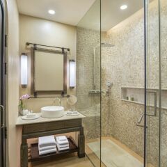 Отель The Naka Island, A Luxury Collection Resort and Spa, Phuket ванная