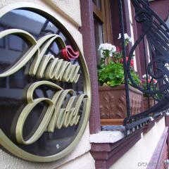 Aruna Hotel спортивное сооружение