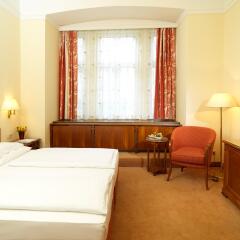 Hotel Stefanie 4* Стандартный номер с двуспальной кроватью фото 2