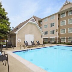 Отель Residence Inn Columbus Worthington бассейн