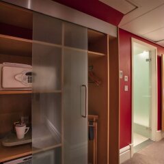 Hard Rock Hotel London сейф в номере