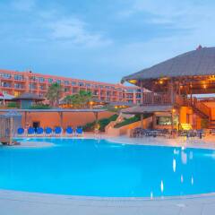Отель Ramla Bay Resort бассейн