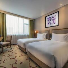 Отель Mercure Shanghai Hongqiao Airport Китай, Шанхай - отзывы, цены и фото номеров - забронировать отель Mercure Shanghai Hongqiao Airport онлайн комната для гостей фото 4