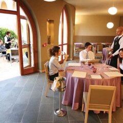 Отель Manerba Del Garda Resort Монига-дель-Гарда помещение для мероприятий