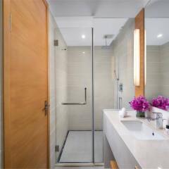 Отель Ramada by Wyndham Beijing Airport Китай, Пекин - 9 отзывов об отеле, цены и фото номеров - забронировать отель Ramada by Wyndham Beijing Airport онлайн ванная фото 2