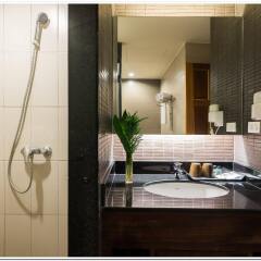 Отель Sea Me Spring Hotel Таиланд, Паттайя - отзывы, цены и фото номеров - забронировать отель Sea Me Spring Hotel онлайн ванная фото 2