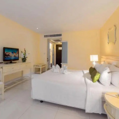 Отель Andaman Embrace Patong 5* Стандартный номер с различными типами кроватей фото 2