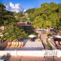 Отель Sunset Shores Beach Hotel Сент-Винсент и Гренадины, Остров Бекия - отзывы, цены и фото номеров - забронировать отель Sunset Shores Beach Hotel онлайн приотельная территория