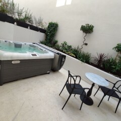 Отель Holm Hotel & Spa Мальта, Сан Джулианс - отзывы, цены и фото номеров - забронировать отель Holm Hotel & Spa онлайн бассейн фото 2
