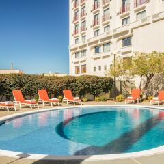 Отель Fiesta Inn Chihuahua бассейн фото 2