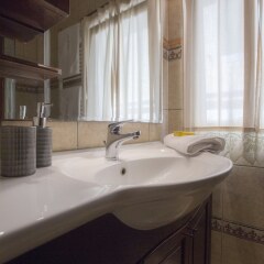 Отель Central Square House Греция, Корфу - отзывы, цены и фото номеров - забронировать отель Central Square House онлайн ванная