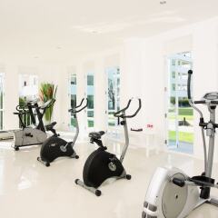 Отель The Old Phuket - Karon Beach Resort фитнесс-зал фото 2