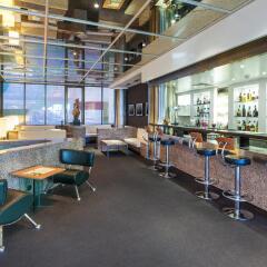 Отель Holiday Inn Lisbon Continental гостиничный бар фото 2