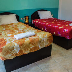 Отель Patong Bay Guesthouse комната для гостей фото 5