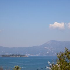 Отель Seaview Luxurious Apartment near Corfu Town - Adults Only By Konnect Греция, Корфу - отзывы, цены и фото номеров - забронировать отель Seaview Luxurious Apartment near Corfu Town - Adults Only By Konnect онлайн пляж