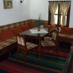 Отель Parlapanova Guest House - Pool Access Боженци питание