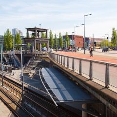 Отель Hampton by Hilton Amsterdam Centre East городской автобус