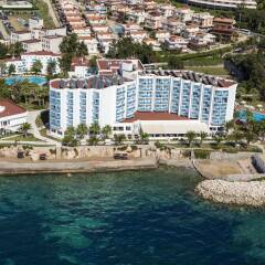 Le Bleu Hotel & Resort пляж
