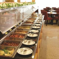 Hotel Royal @ Queens питание