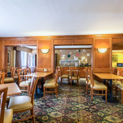 Отель Clarion Inn and Summit Center питание