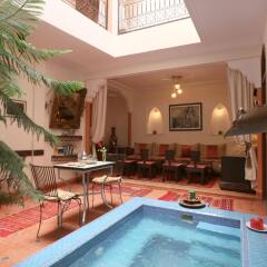Отель Riad De La Semaine бассейн