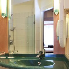 Отель ibis Budapest City ванная фото 2