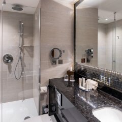 Отель Crowne Plaza London Heathrow T4 Великобритания, Лондон - отзывы, цены и фото номеров - забронировать отель Crowne Plaza London Heathrow T4 онлайн ванная фото 2
