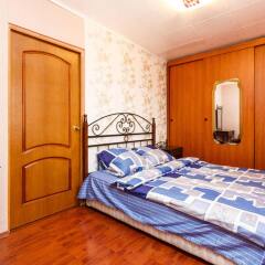 Апартаменты Comfortable and Modern Apartment в Казани отзывы, цены и фото номеров - забронировать гостиницу Comfortable and Modern Apartment онлайн Казань комната для гостей фото 2