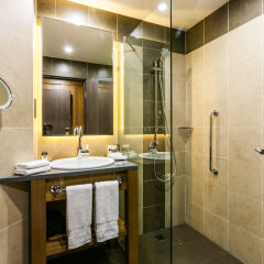 Гостиница DoubleTree by Hilton Tyumen в Тюмени - забронировать гостиницу DoubleTree by Hilton Tyumen, цены и фото номеров Тюмень ванная
