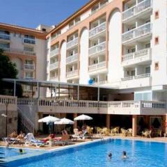 Hotel Canyamel Classic бассейн
