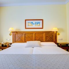 Отель SBH Costa Calma Palace Thalasso & Spa сейф в номере