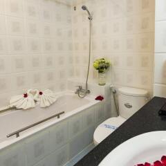 Отель Nha Trang Lodge Hotel Вьетнам, Нячанг - 2 отзыва об отеле, цены и фото номеров - забронировать отель Nha Trang Lodge Hotel онлайн ванная фото 2