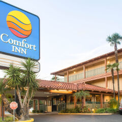 Отель Comfort Inn - Woodland Hills США, Лос-Анджелес - отзывы, цены и фото номеров - забронировать отель Comfort Inn - Woodland Hills онлайн спортивное сооружение