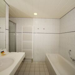 Отель Fletcher Landgoedhotel Renesse Нидерланды, Ренессе - отзывы, цены и фото номеров - забронировать отель Fletcher Landgoedhotel Renesse онлайн ванная фото 2