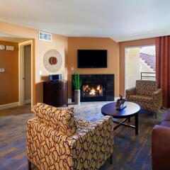 Отель Holiday Inn Club Vacations: Las Vegas at Desert Club Resort США, Лас-Вегас - отзывы, цены и фото номеров - забронировать отель Holiday Inn Club Vacations: Las Vegas at Desert Club Resort онлайн комната для гостей фото 5
