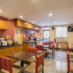 Отель Comfort Inn JFK Airport США, Нью-Йорк - 1 отзыв об отеле, цены и фото номеров - забронировать отель Comfort Inn JFK Airport онлайн питание фото 3