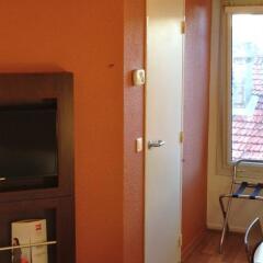 Отель Ibis Cannes Centre Франция, Канны - отзывы, цены и фото номеров - забронировать отель Ibis Cannes Centre онлайн удобства в номере фото 2
