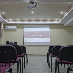 Гостиница River Star
