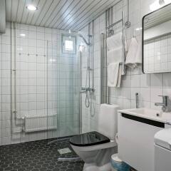 Отель Forenom Serviced Apartments Espoo Tapiola Финляндия, Эспоо - отзывы, цены и фото номеров - забронировать отель Forenom Serviced Apartments Espoo Tapiola онлайн ванная фото 2