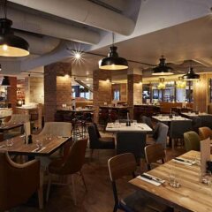 Отель Premier Inn London City - Aldgate гостиничный бар