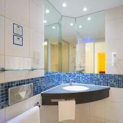 Отель Holiday Inn Express London-Swiss Cottage ванная