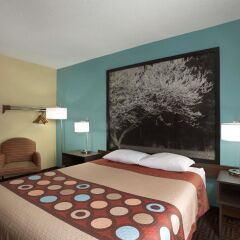 Super 8 By Wyndham Mt Vernon Il In Mount Vernon United - 