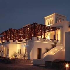 Отель The Cove Rotana Resort вид на фасад