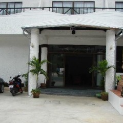 Отель The Kata Resort парковка