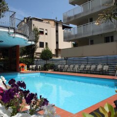 Hotel Universo Римини бассейн фото 2
