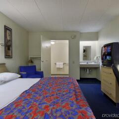 Отель Red Roof Inn Columbus West - Hilliard комната для гостей фото 3