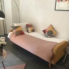 Апартаменты L'Abeille Boutique Apartments Ницца комната для гостей
