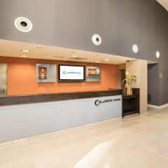 Hotel ILUNION Aqua 3 интерьер отеля