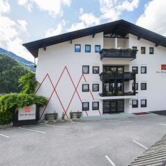 Отель Das Bergland - Vital & Activity Италия, Горнолыжный курорт Ортлер - отзывы, цены и фото номеров - забронировать отель Das Bergland - Vital & Activity онлайн парковка