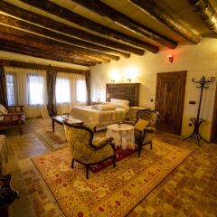 Sofa Hotel в номере